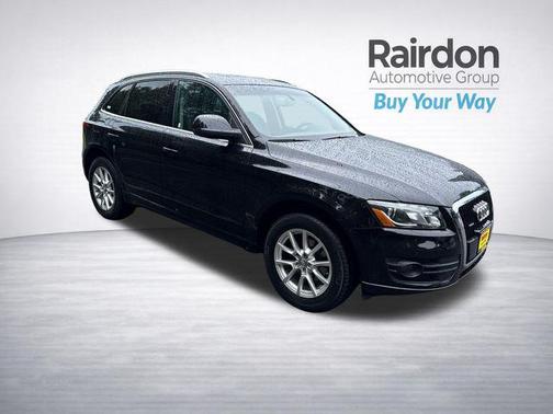 Brilliant Black 2010 Audi Q5 3.2 Premium quattro