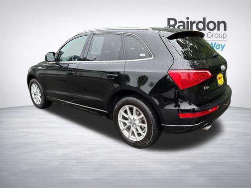 Brilliant Black 2010 Audi Q5 3.2 Premium quattro