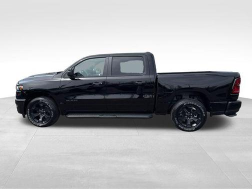 Diamond Black Crystal Pearlcoat 2026 RAM 1500 Express