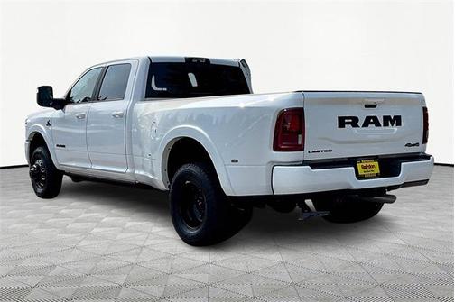 2025 RAM 3500 Limited Crew Cab 4x4 8' Box