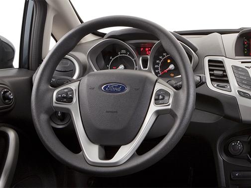 Ingot Silver Metallic 2013 Ford Fiesta SE