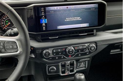 2024 Jeep Wrangler 4-Door Sahara 4x4