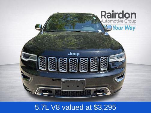 Diamond Black Crystal Pearlcoat 2018 Jeep Grand Cherokee Overland