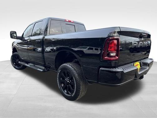 Diamond Black Crystal Pearlcoat 2026 RAM 2500 Black Express Crew Cab 4x4 6'4' Box