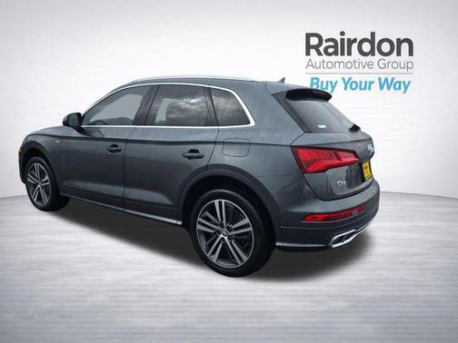 Daytona Gray Pearl Effect 2020 Audi Q5 Premium Plus 55 TFSI e quattro S tronic