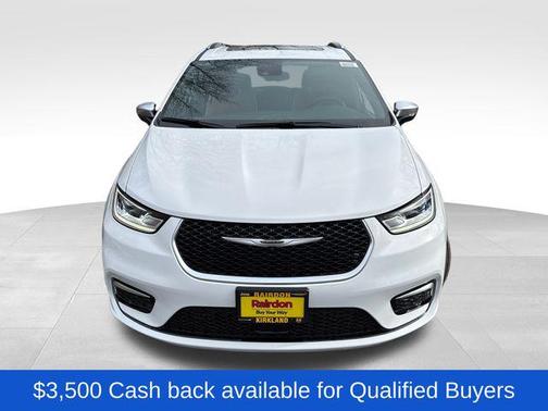Bright White Clearcoat 2026 Chrysler Pacifica L