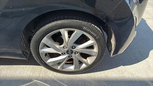 2017 Hyundai Veloster Base