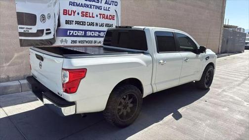 2017 Nissan Titan SV