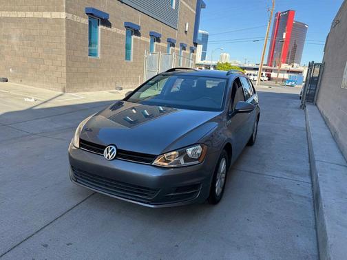 2015 Volkswagen Golf SportWagen TSI S 4-Door