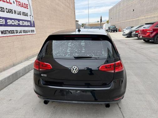 2015 Volkswagen Golf GTI 2.0T SE 4-Door