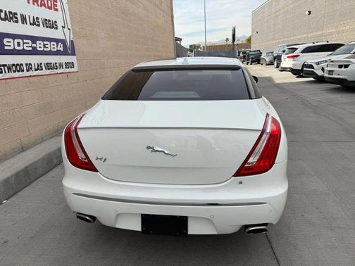 2011 Jaguar XJ Base