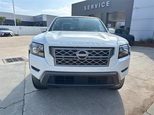 2024 Nissan Frontier SV