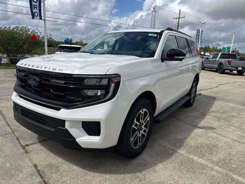 STAR WHITE MET TRI-COAT 2026 Ford Expedition Active