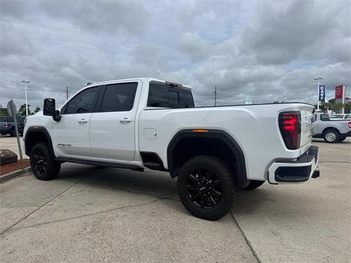 2024 GMC Sierra 2500 AT4