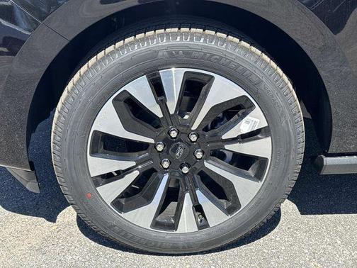 AGATE BLACK METALLIC 2026 Ford Expedition Platinum
