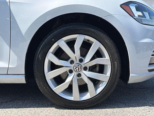 White Silver 2018 Volkswagen Golf SportWagen TSI SEL