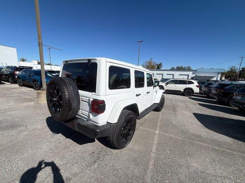 Bright White Clearcoat 2022 Jeep Wrangler Unlimited 4xe Sahara