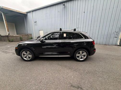Black Metallic 2019 Audi Q5 2.0T Premium Plus