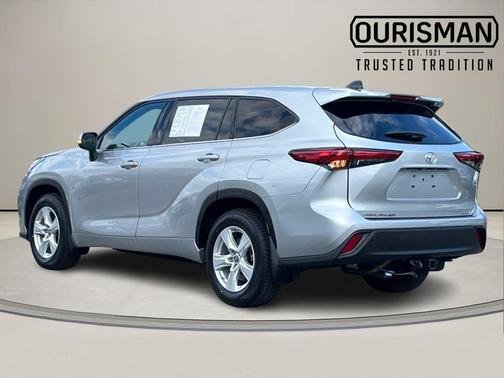 2022 Toyota Highlander LE