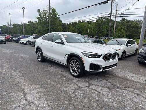 Mineral White Metallic 2022 BMW X6 xDrive40i