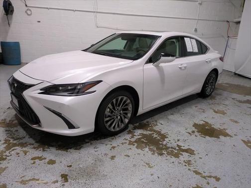 2024 Lexus ES 300h Ultra Luxury