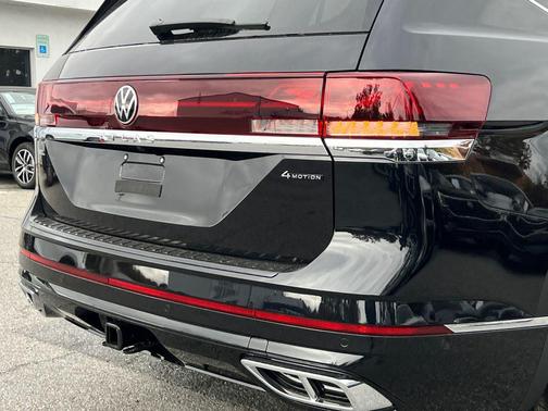 2026 Volkswagen Atlas 2.0T SEL Premium R-Line 4MOTION