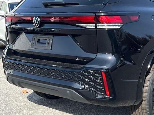 2026 Volkswagen Tiguan 2.0T SE R-Line Black 4MOTION