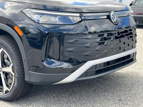 2025 Volkswagen Tiguan 2.0T SE 4MOTION