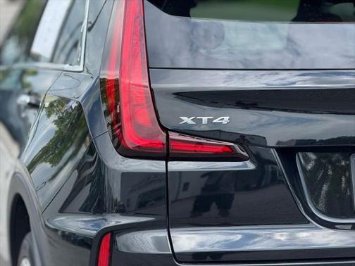 2025 Cadillac XT4 Premium Luxury