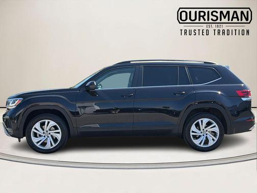 Deep Black Pearl 2022 Volkswagen Atlas 2.0T SE w/Technology 4MOTION