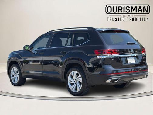 Deep Black Pearl 2022 Volkswagen Atlas 2.0T SE w/Technology 4MOTION
