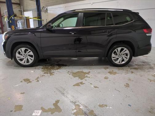 2023 Volkswagen Atlas 2.0T SE w/Technology 4MOTION