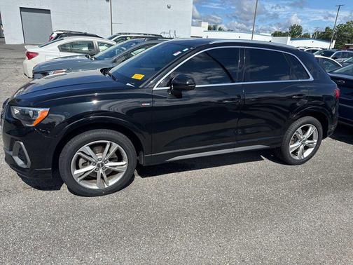 2020 Audi Q3 45 S line Premium