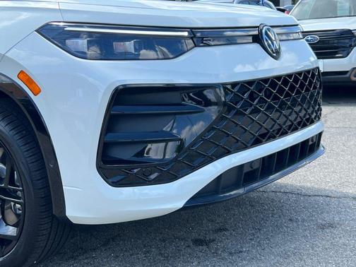 2025 Volkswagen Tiguan 2.0T SE R-Line Black 4MOTION