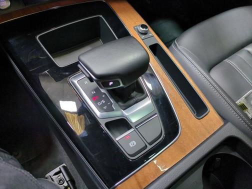 2023 Audi Q5 45 S line Premium