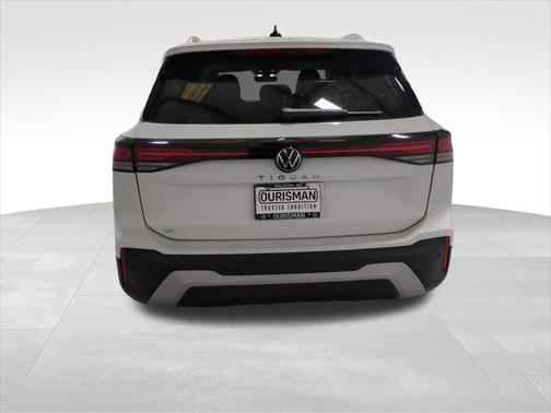 2025 Volkswagen Tiguan 2.0T SE