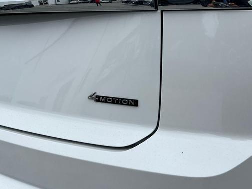 2026 Volkswagen Atlas Cross Sport 2.0T SE w/Technology 4MOTION