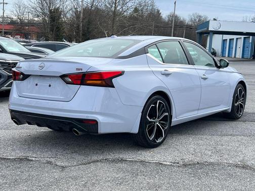 2024 Nissan Altima SR FWD