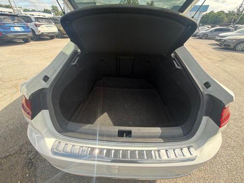 Pure White 2019 Volkswagen Arteon 2.0T SE 4MOTION