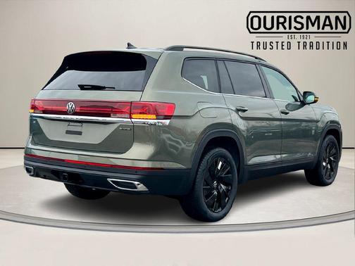 Avocado Green Pearl 2026 Volkswagen Atlas 2.0T SE w/Technology 4MOTION