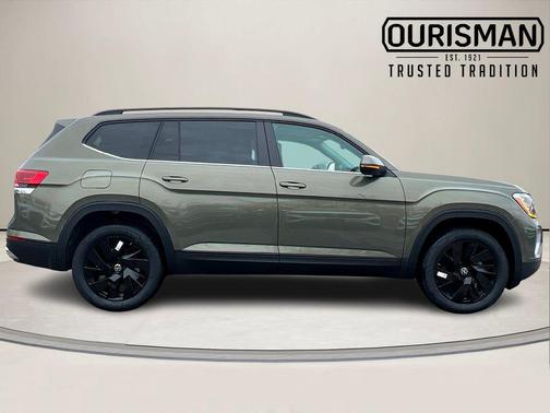 Avocado Green Pearl 2026 Volkswagen Atlas 2.0T SE w/Technology 4MOTION