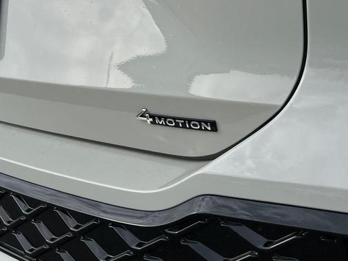 2026 Volkswagen Tiguan 2.0T SE R-Line Black 4MOTION