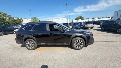 Crystal Black Silica 2025 Subaru Outback Limited