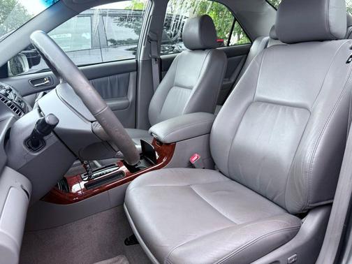 2005 Toyota Camry LE V6