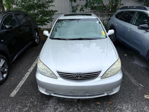 2005 Toyota Camry LE V6