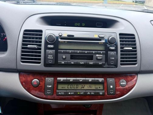 2005 Toyota Camry LE V6