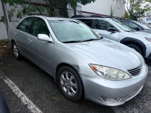 2005 Toyota Camry LE V6
