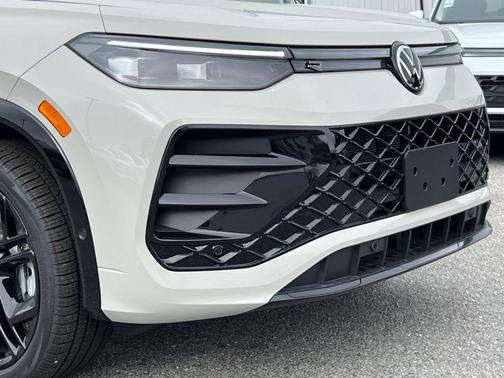 2026 Volkswagen Tiguan 2.0T SE R-Line Black 4MOTION