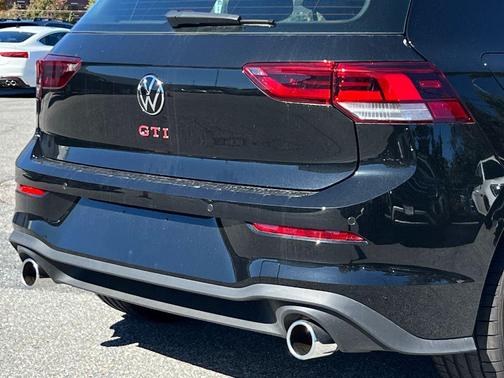 2025 Volkswagen Golf GTI 2.0T S DSG