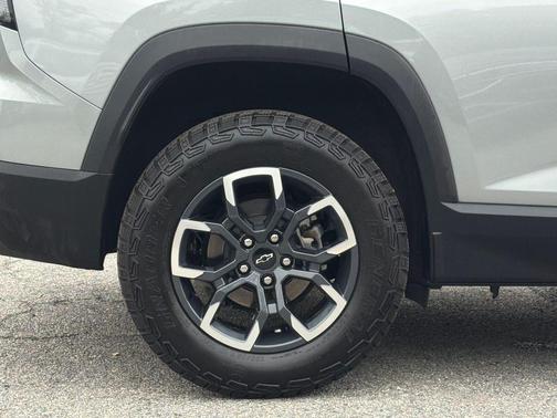 Sterling Gray Metallic 2025 Chevrolet Equinox FWD ACTIV
